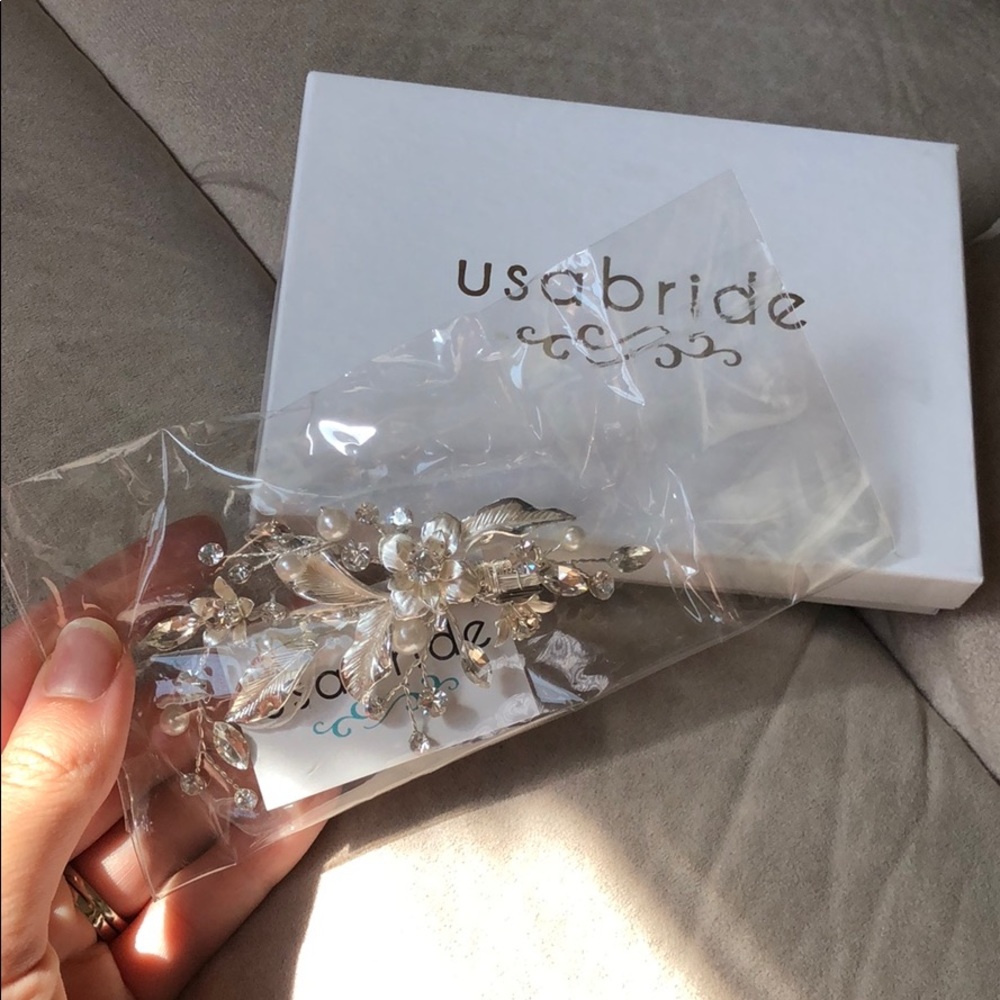 Bridal hair clip
